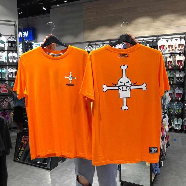 เสื้อยืดสีส้ม