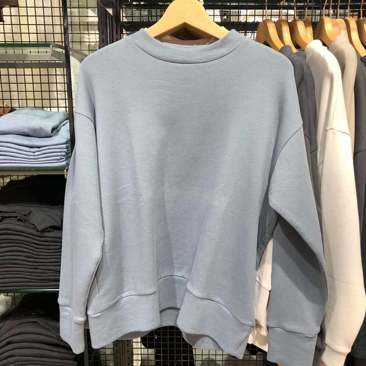 เสื้อยืดแขนยาวสีเทา