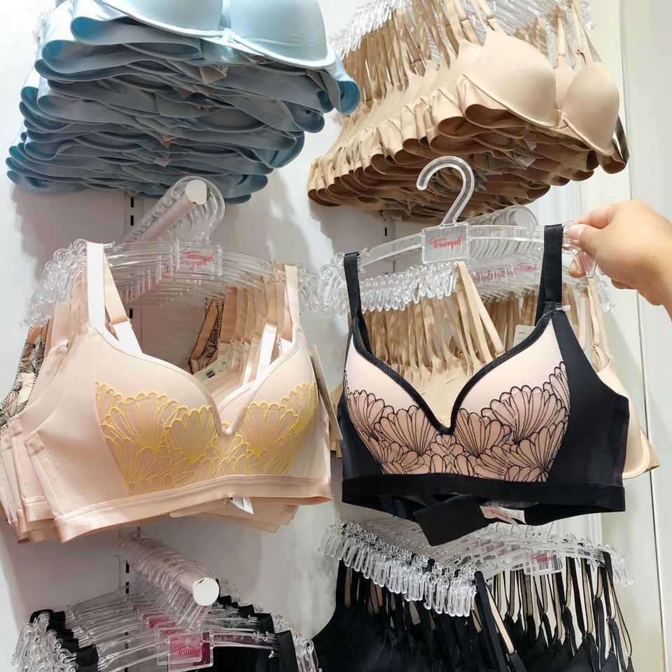 ยกทรงผู้หญิง