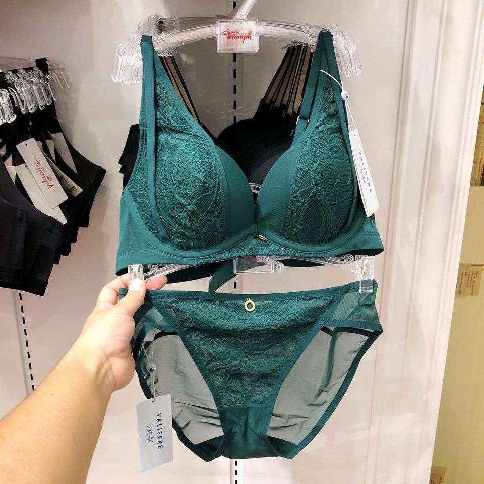 กางเกงในสีเขียว