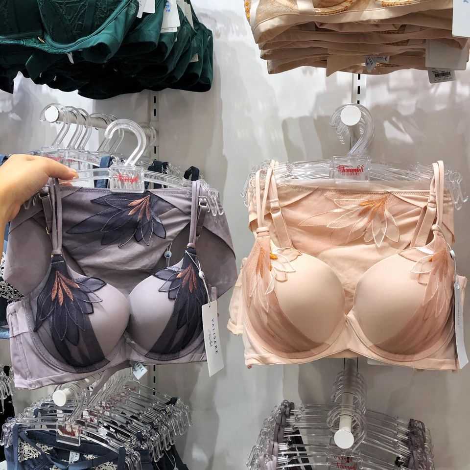 ยกทรงลายลูกไม้