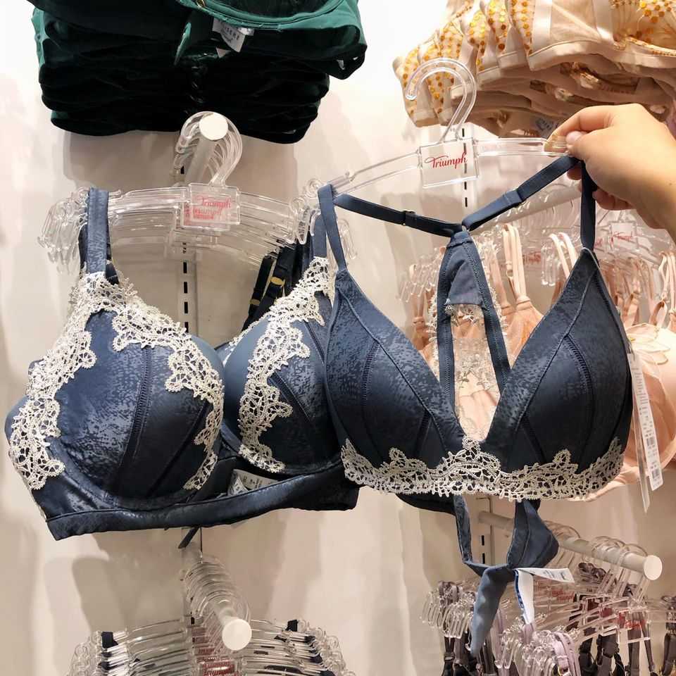 ยกทรงสีกรม