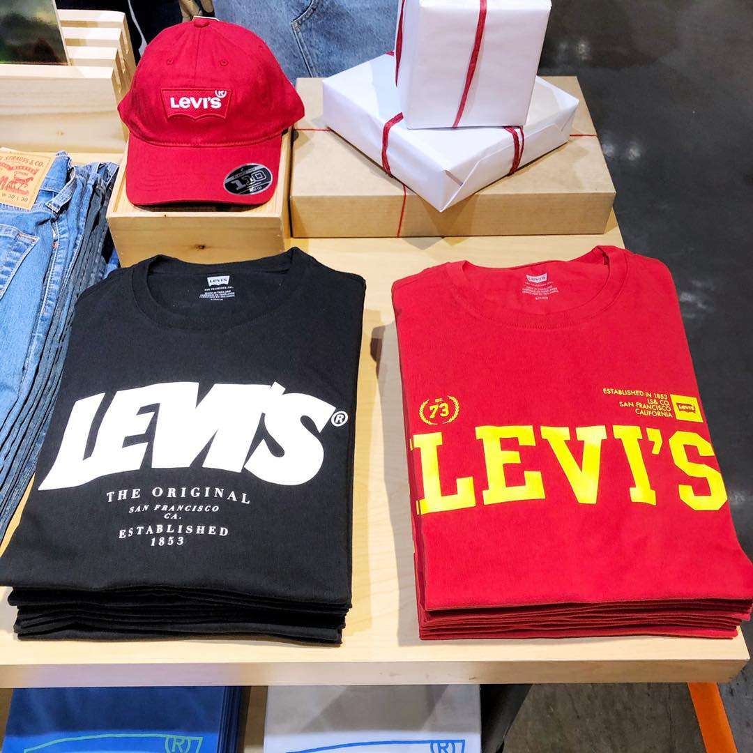 Levi’s เสื้อยืด