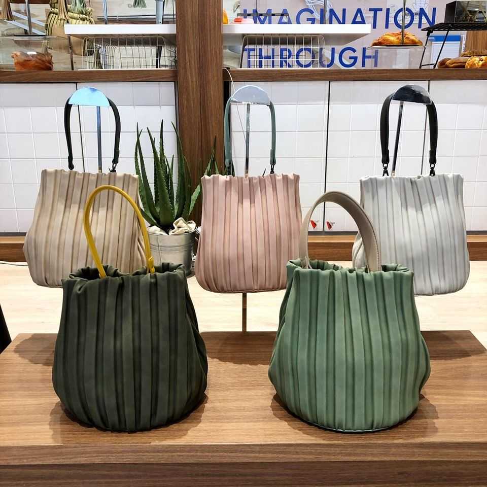 กระเป๋าทรงขนมจีบ