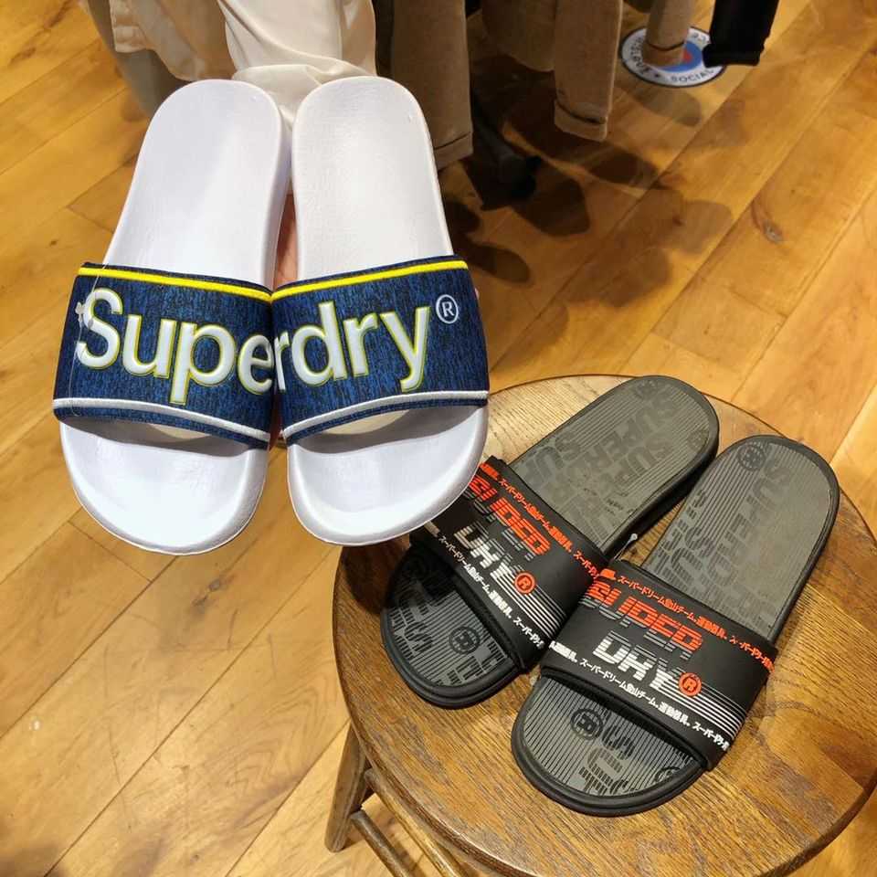 SuperDry รองเท้าแตะ