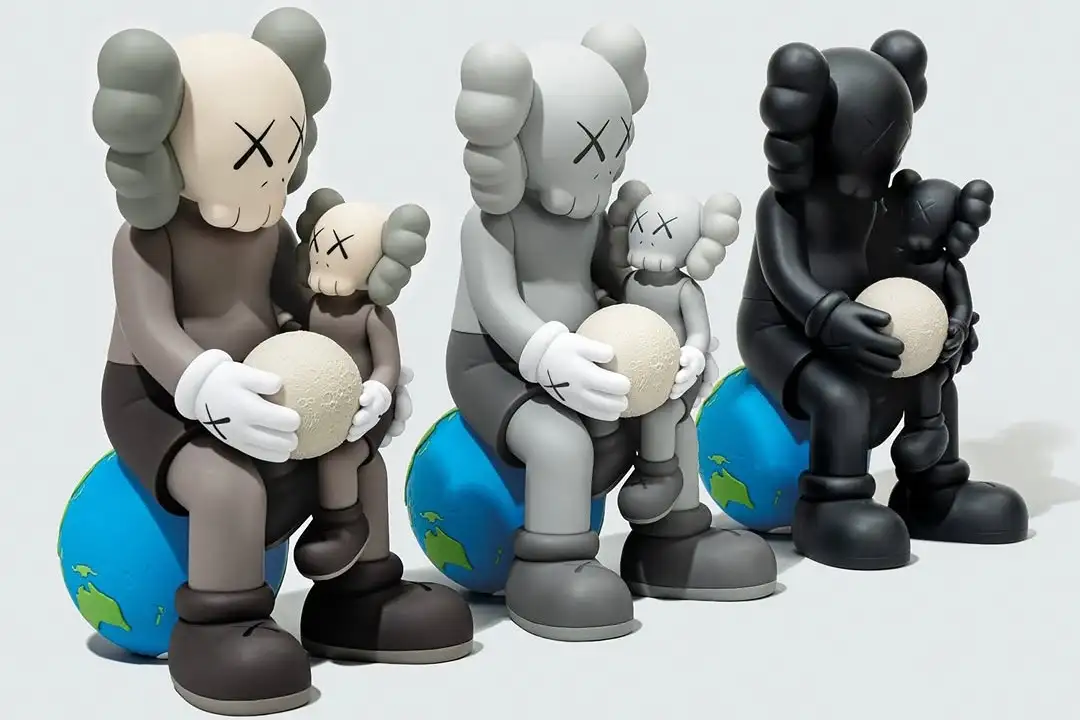 KAWS HOLIDAY