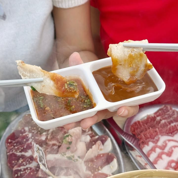 Bar B Q Plaza ในสวน