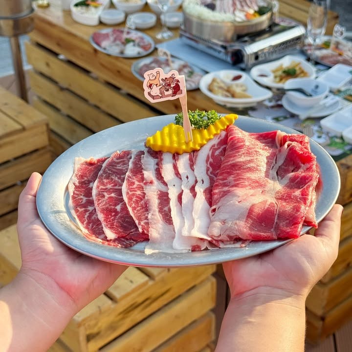 Bar B Q Plaza ในสวน