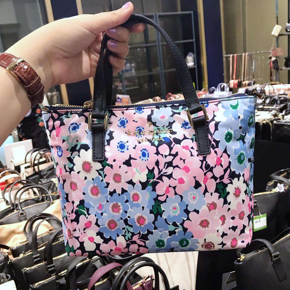 PAT LUXURY GROUP FRIENDS & FASHION