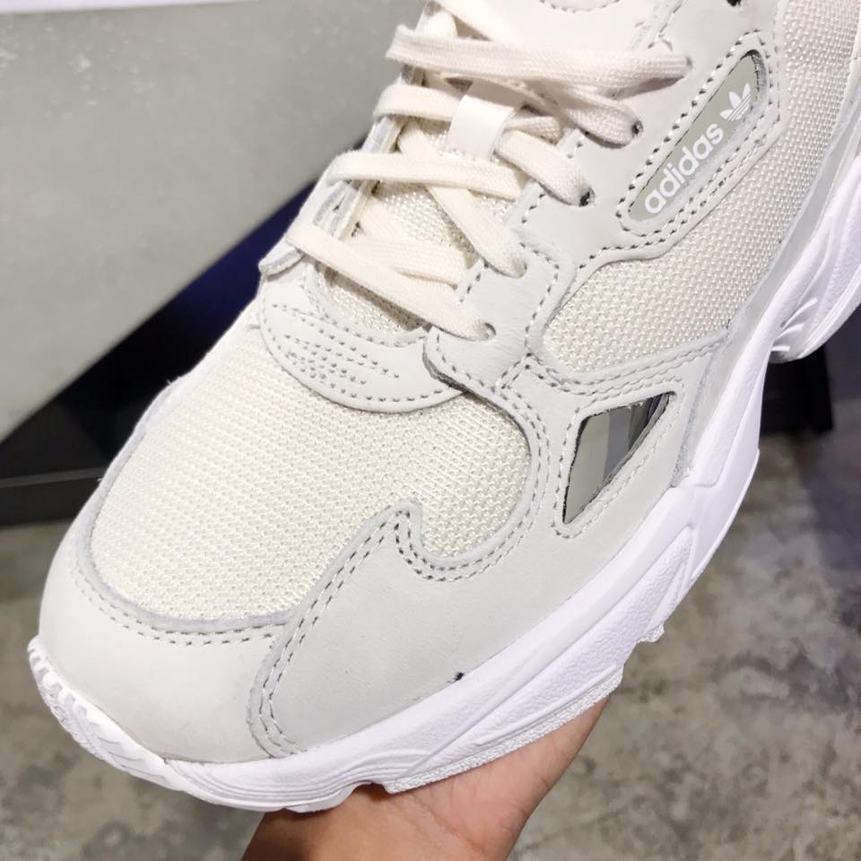 Adidas Falcon