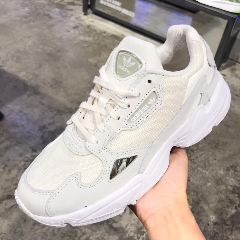 Adidas Falcon