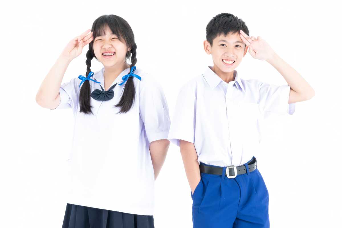 เครื่องแบบนักเรียน