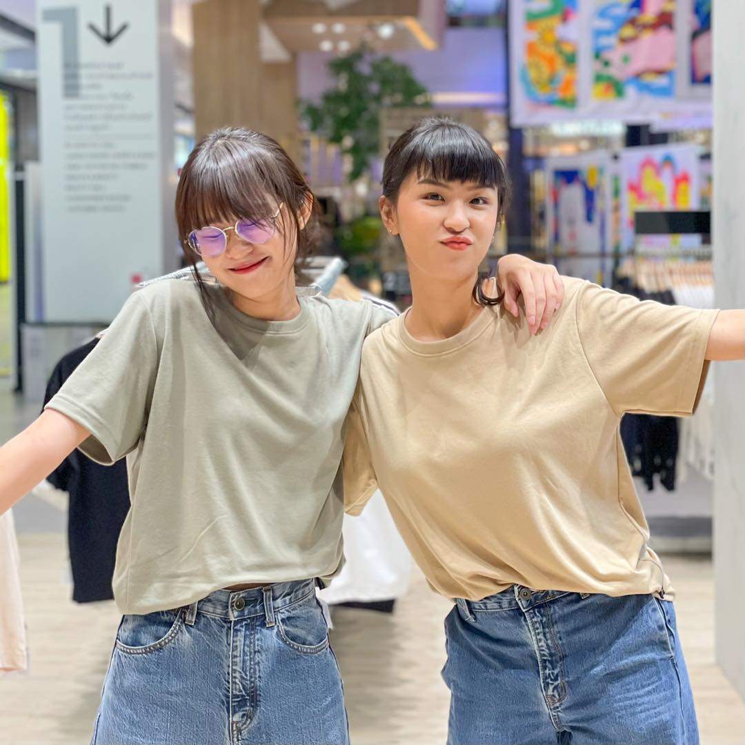 เสื้อสีเรียบๆ