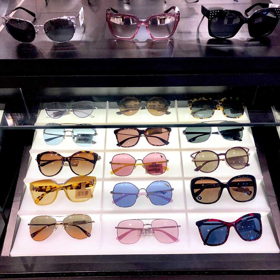 Sunglass Hut