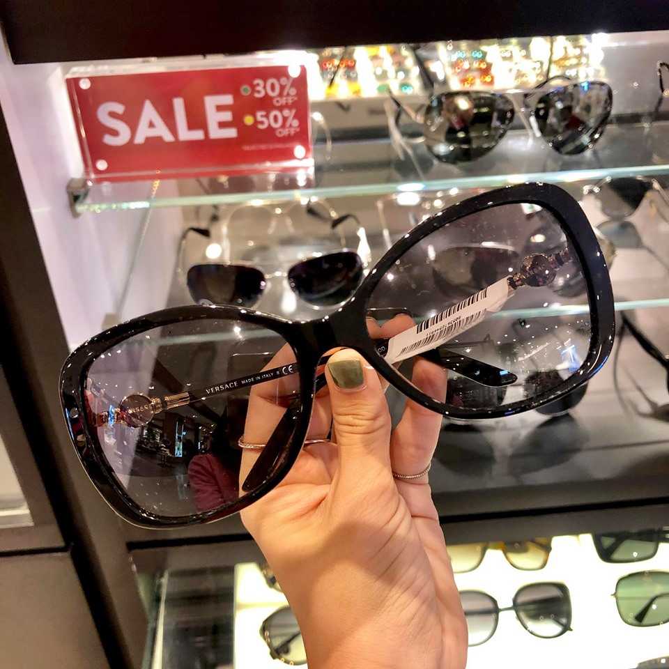 Sunglass Hut