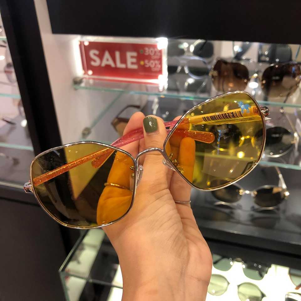 Sunglass Hut