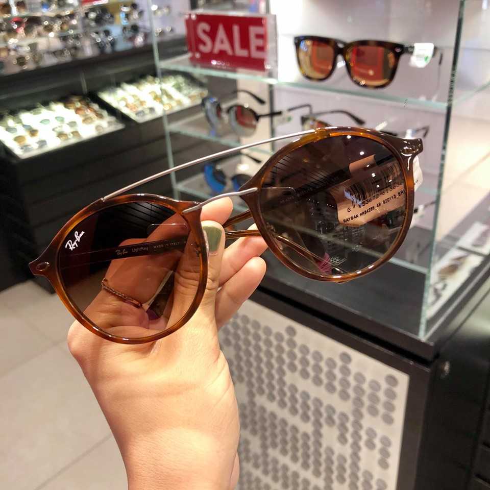 Sunglass Hut