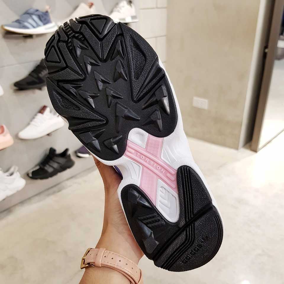 adidas falcon d96698