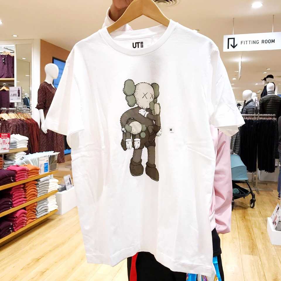 Kaws x Uniqlo 6