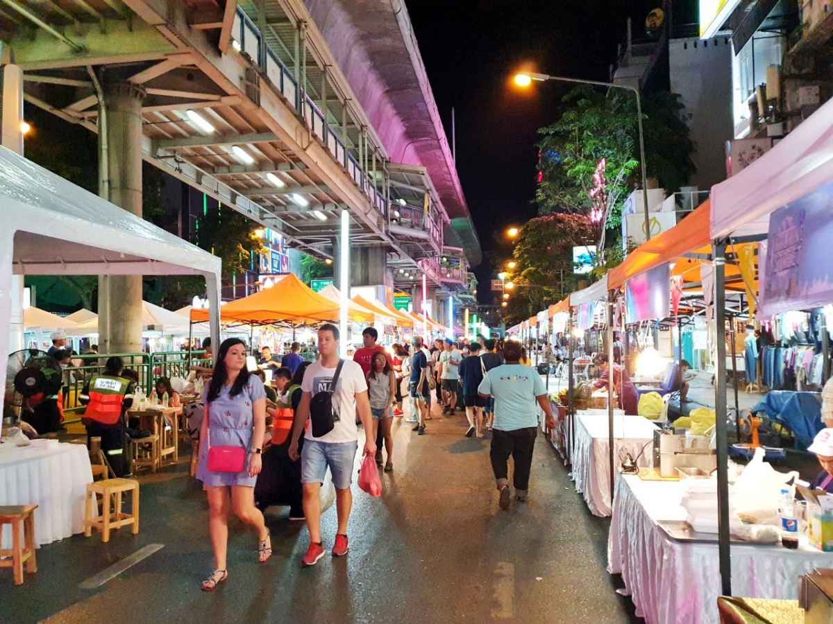 Silom Walking Street