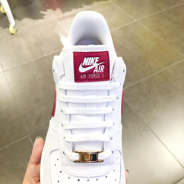 AF1 2