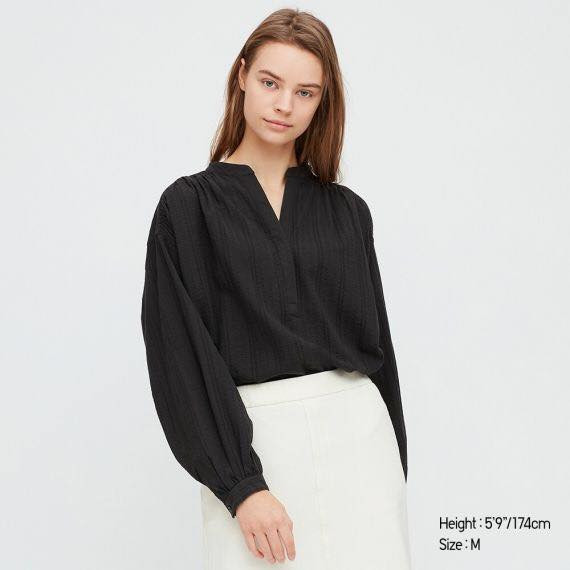 9 uniqlo-shirt-price-not-over-590baht