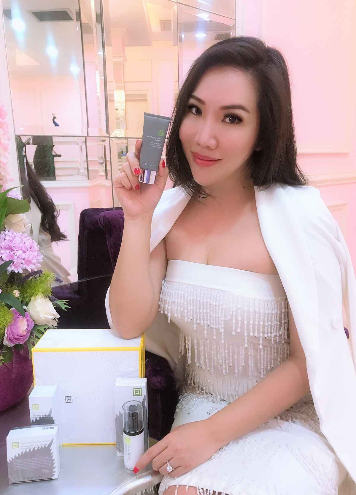 แพทย์หญิงพลอยลดา ธนาไพศาลวรกุล  (1)