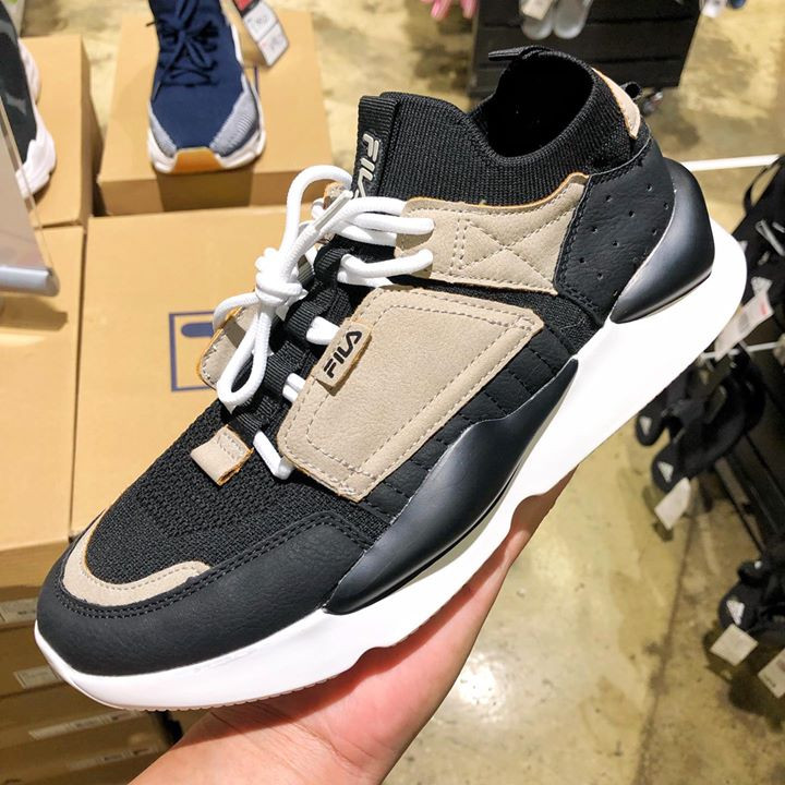11 sneaker