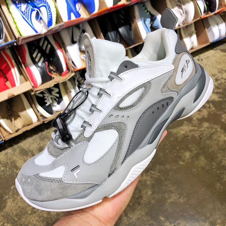 10 sneaker