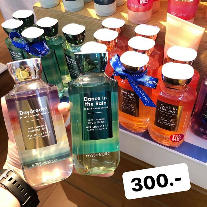 12 Bath & Body Works