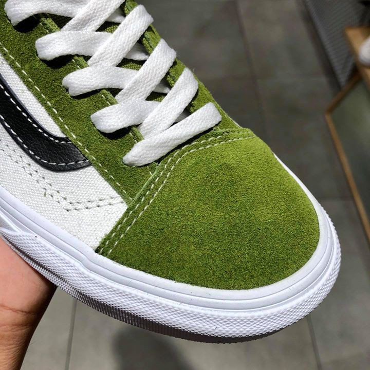 4 VANS