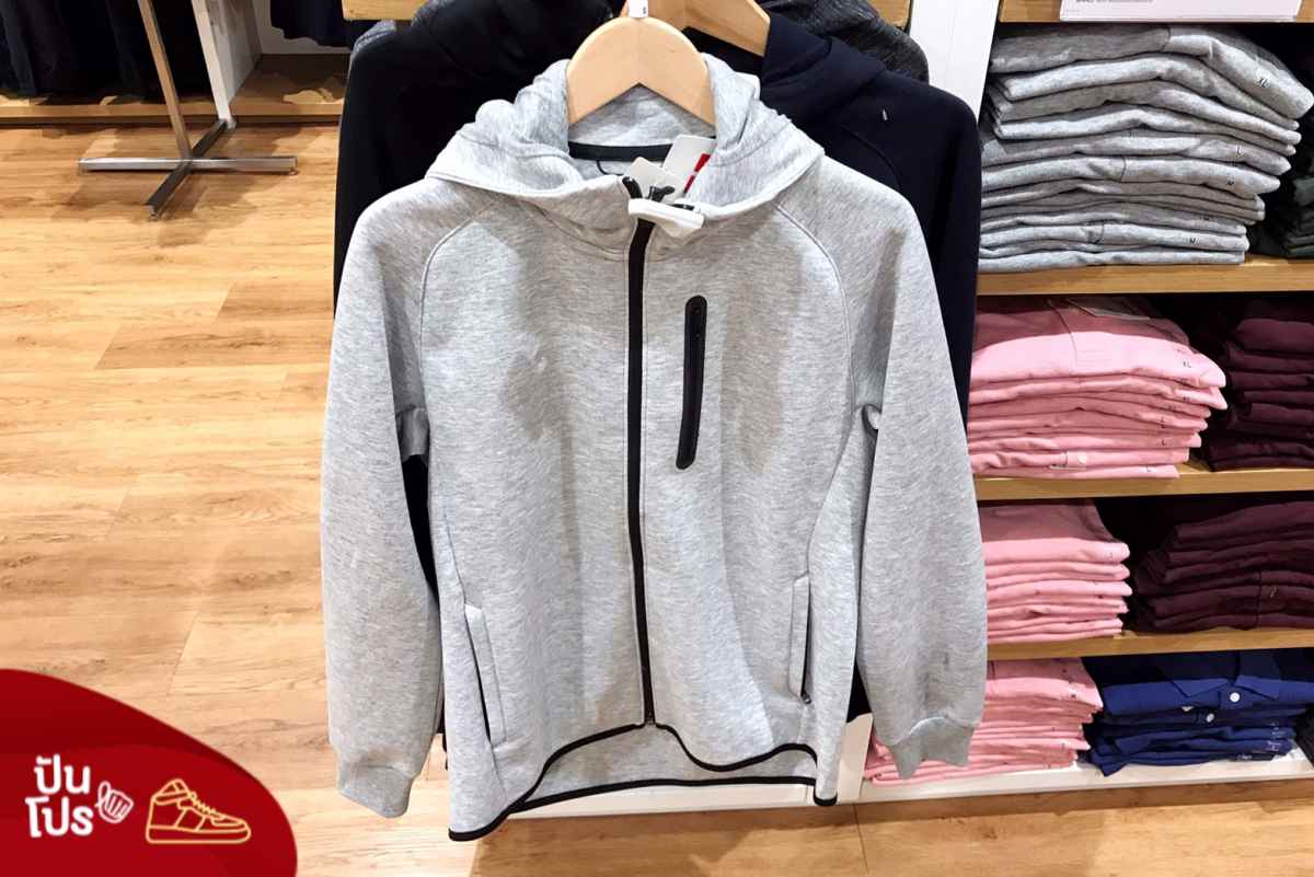 Uniqlo เสื้อฮู้ด Dry Stretch Sweat ลดเหลือ 790.-