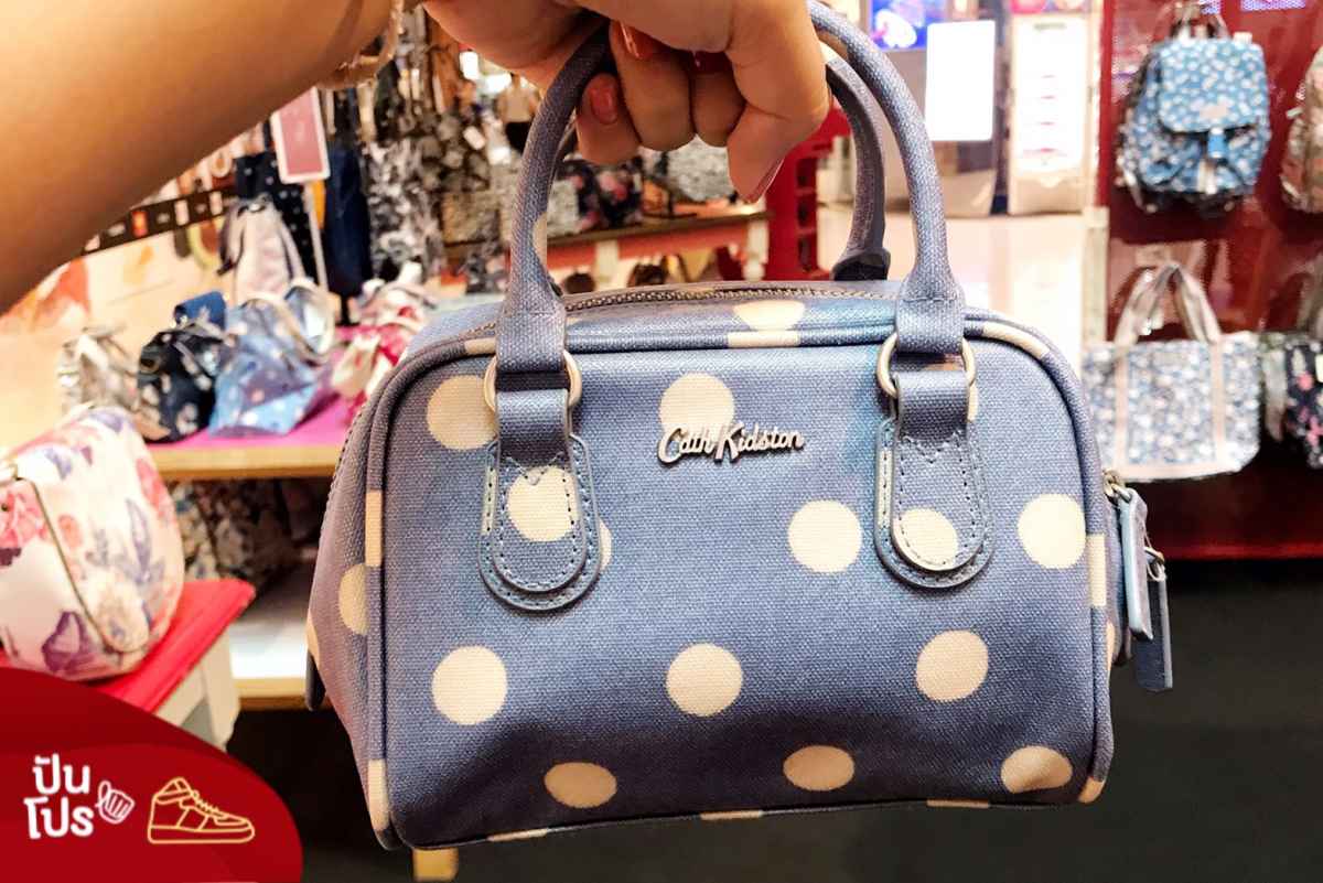 Cath Kidston กระเป๋า Mini Box Bowler Button Spot Periwinkle ลดเหลือ 1,340.-