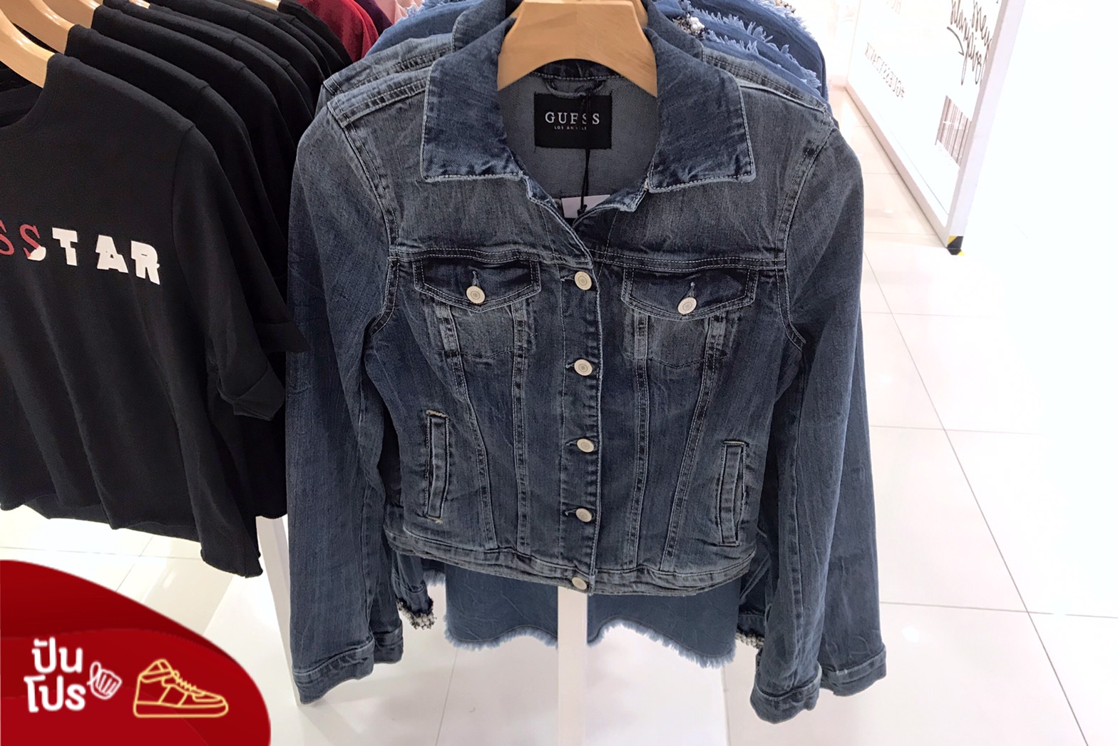 Guess Women Denim Jacket ลดเหลือ 3,995.-