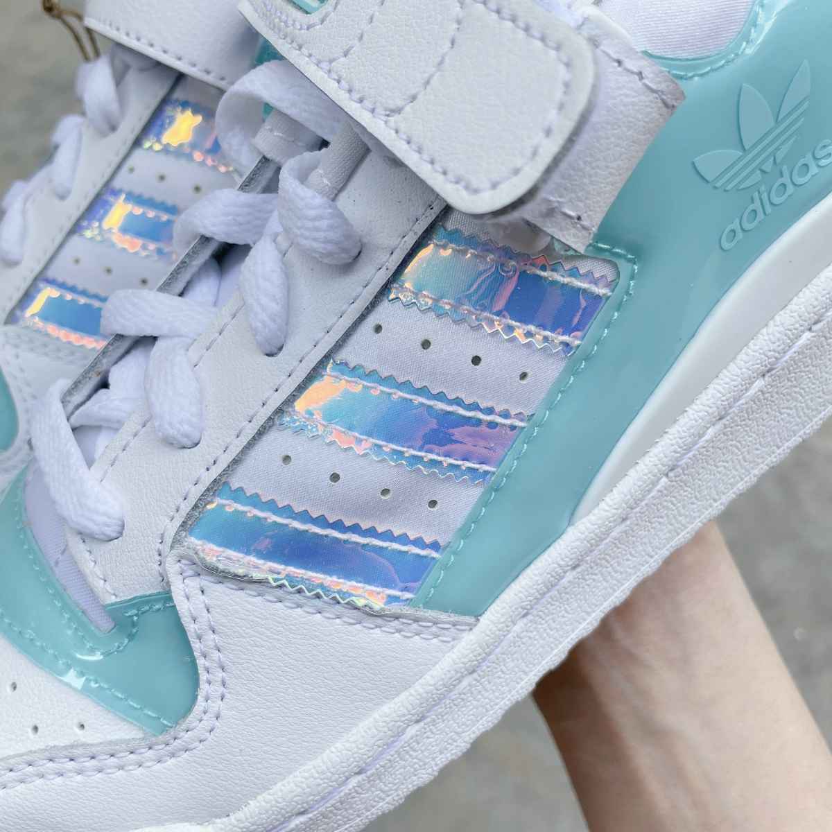 รับหิ้ว: adidas รองเท้าผ้าใบคอลใหม่ ราคา 1 
